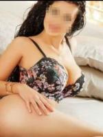 Kıvrak dans yapan escort Güner